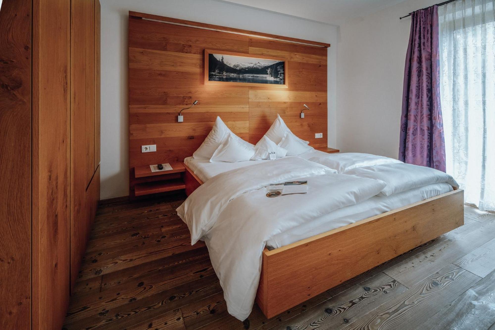 Hotel Goldener Berg Lech am Arlberg Exterior photo